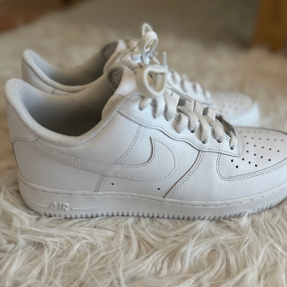 Nike Air Force 1 ‘07 Gently Worn - Picture 3 of 15